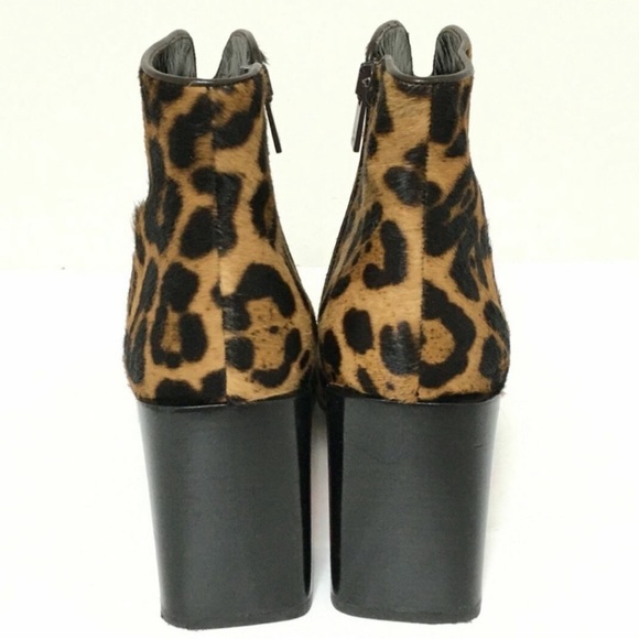 Christian Louboutin Shoes | Christian Louboutin Castarika - Picture 5 of 6